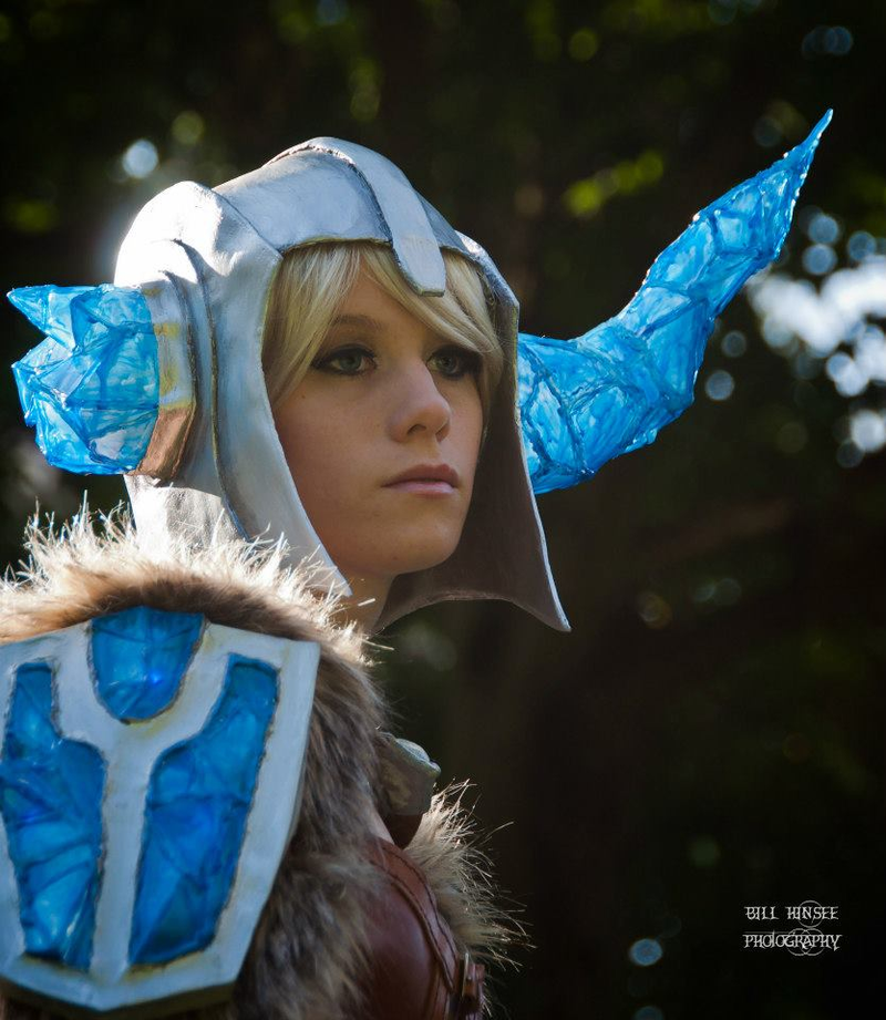 Illustration for article titled League of Legends Cosplay That's so Good it Doesn't Look Human
